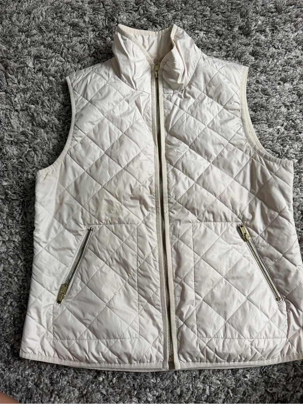 Old Navy Quilted Sleeveless Puffer Vests - Black & Cream - Picture 4 of 7
